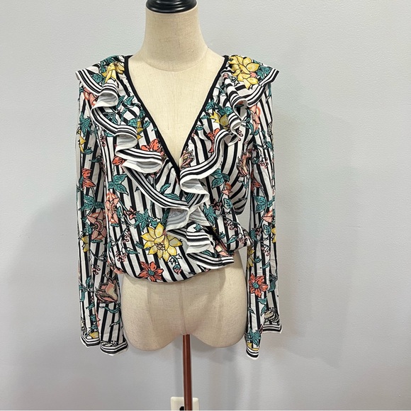 Flying Tomato Floral Outlined Faux Wrap Crop Top With Flare Sleeves - Reemoly - Picture 1 of 12